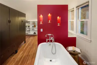 Primary ensuite tub.