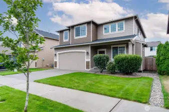 Impeccably maintained yard!