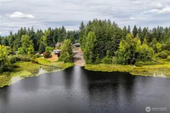 Public access to Munn lake - great for fishing & paddle boarding