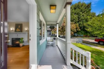 Outside and inside contrasting