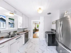 Tile backsplash and period ceiling