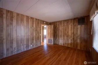 2nd large bedroom