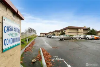 Low dues include water, sewer, garbage, common area maintenance & landscaping plus earthquake insurance.