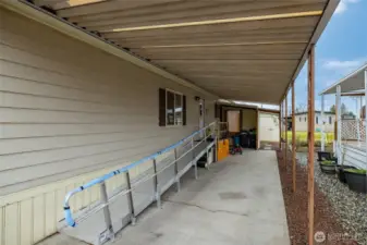 Convenient wheelchair ramp