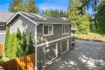 Detached ADU and back driveway. Total of 4 garage spaces.