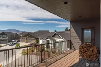 Covered deck off living room