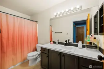 Upstairs full bathroom