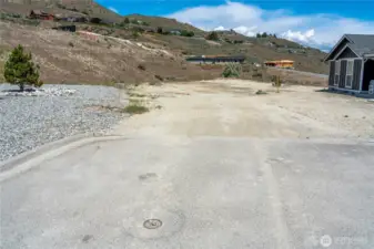 End of street lot
