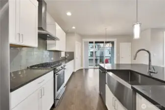 Beautiful kitchen with new microwave!