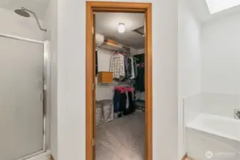Private 5 Pc Primary Bath!