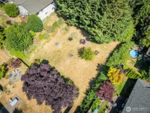 Neighborhood greenspace—gatherings, games & good vibes. No HOA!