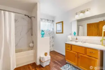 Spacious Full Bathroom