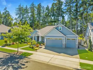 Stunning 3-year-old rambler with upper bonus and rec room.  Enjoy luxury one level living right on the golf course. Premium finishes throughout home.