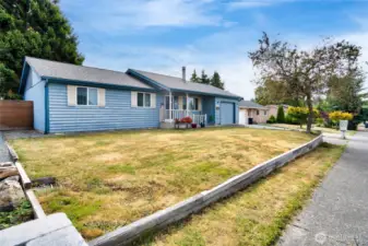 Desirable Mount Vernon location and nice curb appeal.