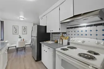 Eat-in-kitchen