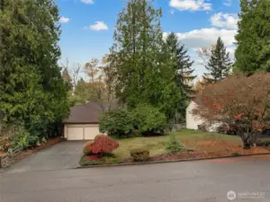 Plenty of parking and privacy