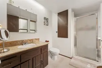 Primary bathroom. Plenty of space to redesign and make it your own!