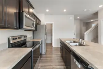Clean & move in ready!
