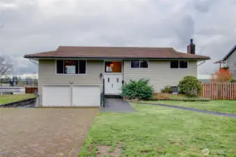 2280 sf, 4 bed, 3 bath