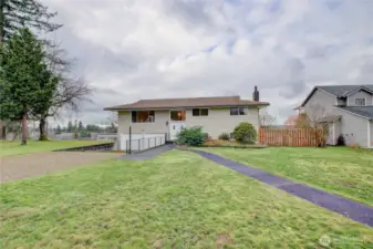 Beautiful front yard, fully fenced back yard
