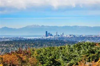 Seattle skyline, Lake Washington, Olympic Mountain views
