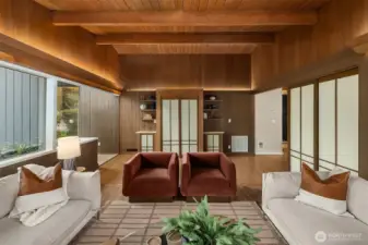 Clean lines, wood clad ceilings, typical sliding privacy screens, this home has all the iconic Mid Century Modern aspects. The best part- the home is one level living! A rarity in Seattle.