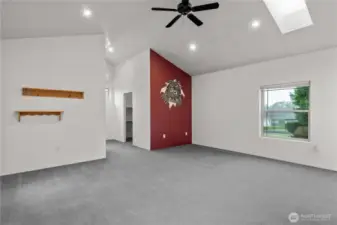 Lower primary bedroom