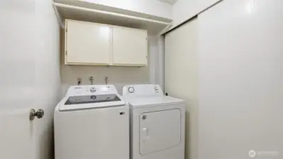 Full size laundry room