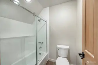 Alternate View Of Full Bathroom