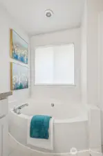 ... is 5-piece, with the soaking tub!