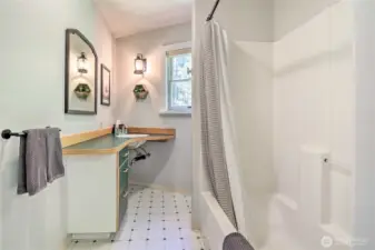 2nd Floor Bath