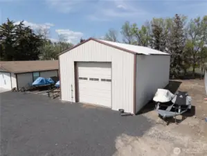 Garage behind 3015