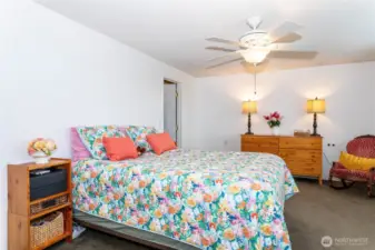 Primary suite with walk in closet & private bath