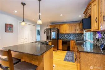 Granite counters, can lights & plenty of storage