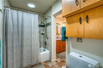 Primary bath with tub/shower combination