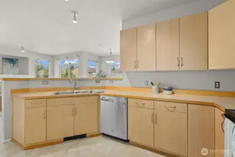 Plenty of cabinet space