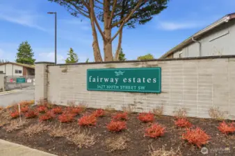 Welcome to the beautiful community of Fairway Estates...