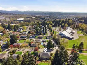 Enjoy living at the end of a quiet cul-de-sac street yet being close to everything you need including the light rail, airport, I-5, and Southcenter