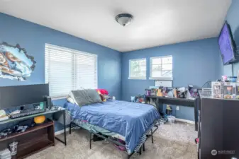 LARGE Bedrooms