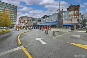 Quick access to major transit, T-Mobile Park and Lumen Field.