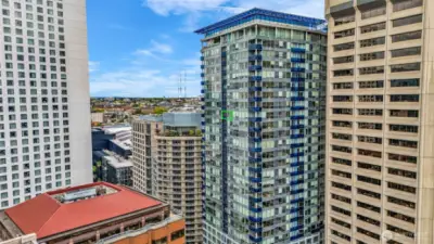 3101 - sweeping views and sunsets through downtown Seattle, Olympics and Queen Anne