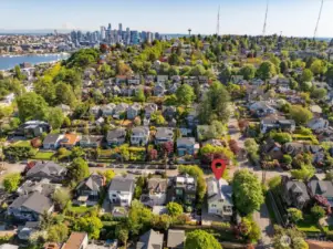 Fantastic NE Queen Anne location! Southern view to SLU, downtown Seattle and Seattle Center with Mr Rainier in background!