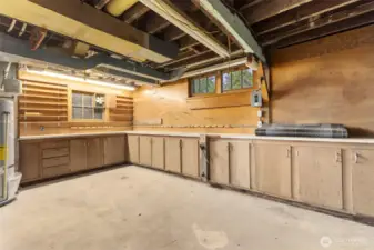 Workspace in garage