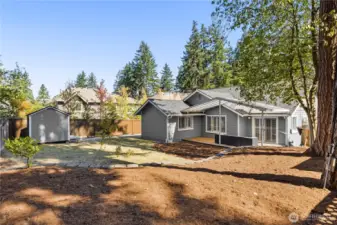 Spacious 10,675 sqft flat lot with mature landscaping