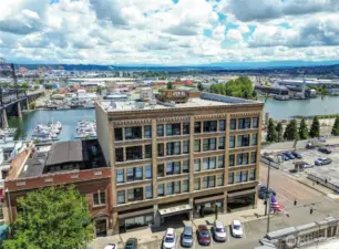 Built in 1905, this landmark building celebrates Tacoma’s industrial past, thoughtfully reimagined into lofts designed for modern living.