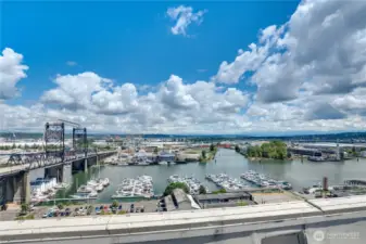 Take in the scenery and soak up the atmosphere—this rooftop retreat is a standout perk of Cliff Street living.