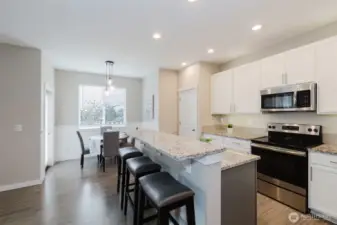 Kitchen Breakfast Bar