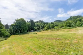 Add an outbuilding or enjoy the views and wildlife.