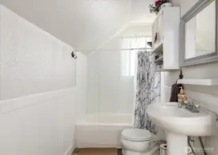 Upper Level Bath