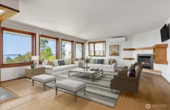 Living room virtually staged